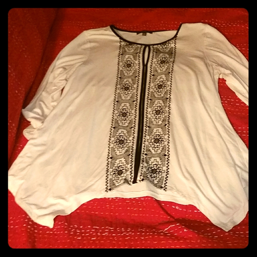 Southwest print, peak-a-boo neck, flowy shirt